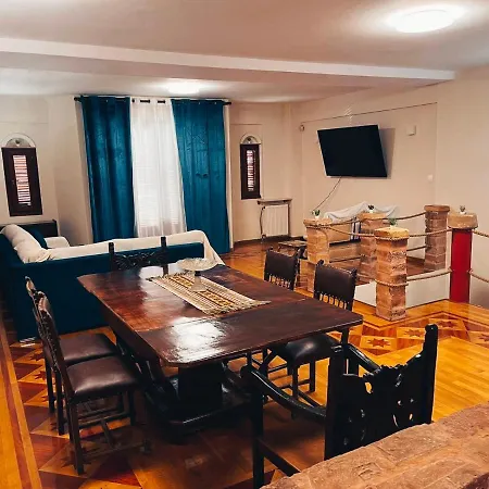 Apartment C.1 Elia Old_town *